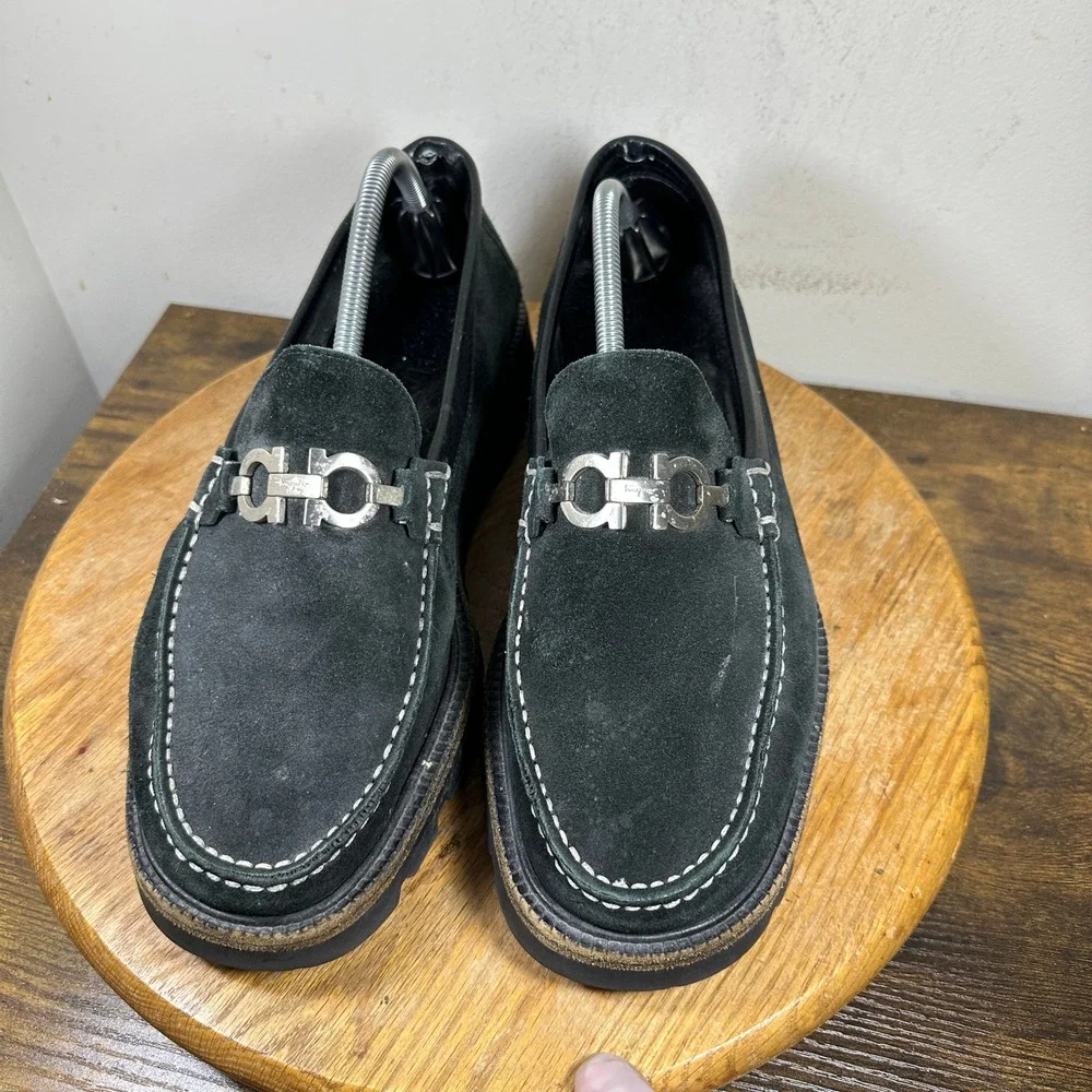 Salvatore Ferragamo Mens Black Suede Gancini Bit Lug Sole Loafers UR43731 11 EE
